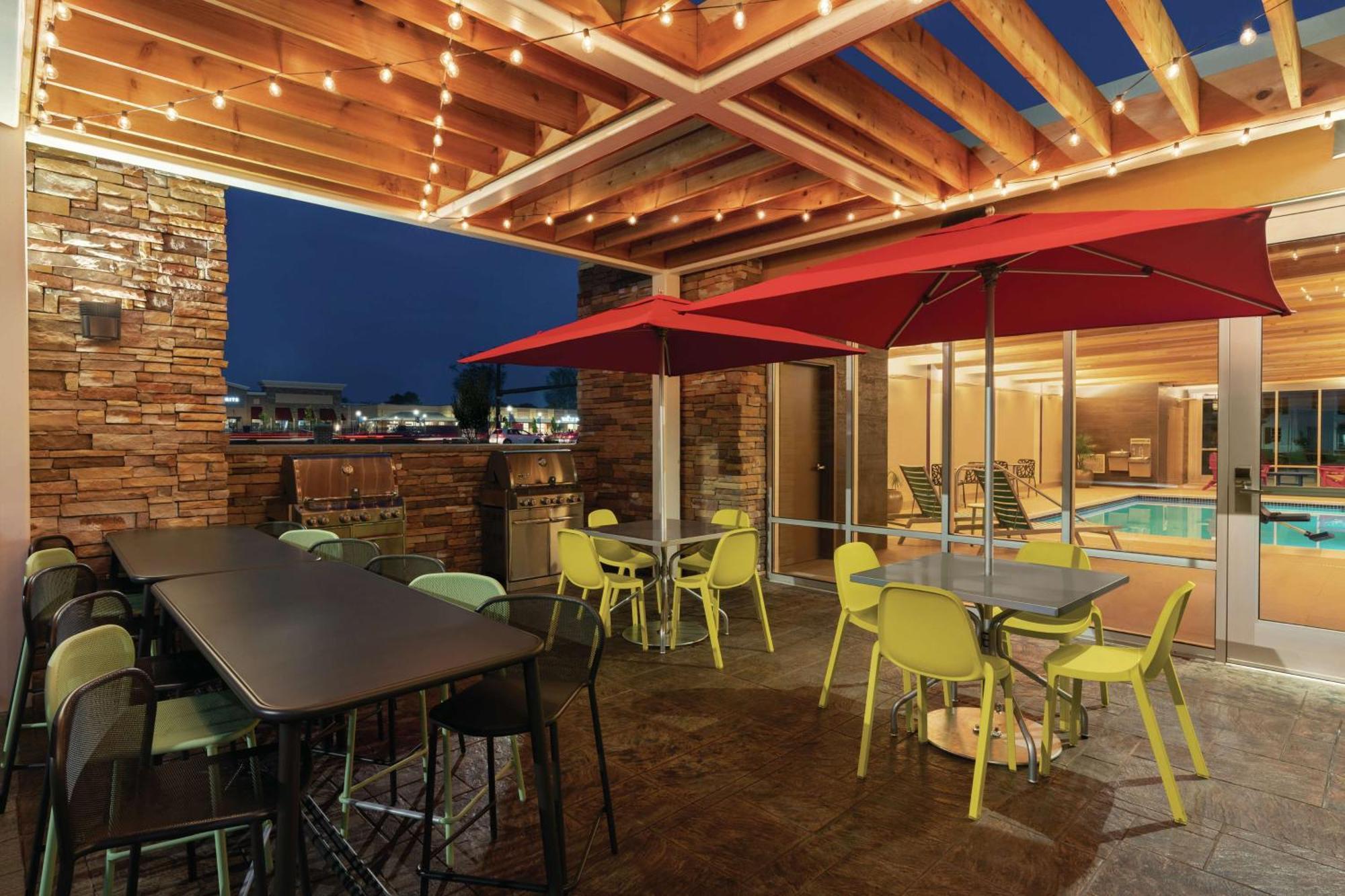 Home2 Suites By Hilton Lancaster Rohrerstown Exterior photo